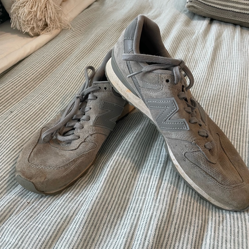 New Balance Men's Sneakers in Gray